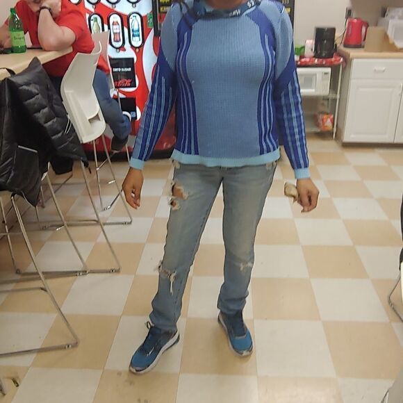 Blue sweater  - Picture 6 of 6